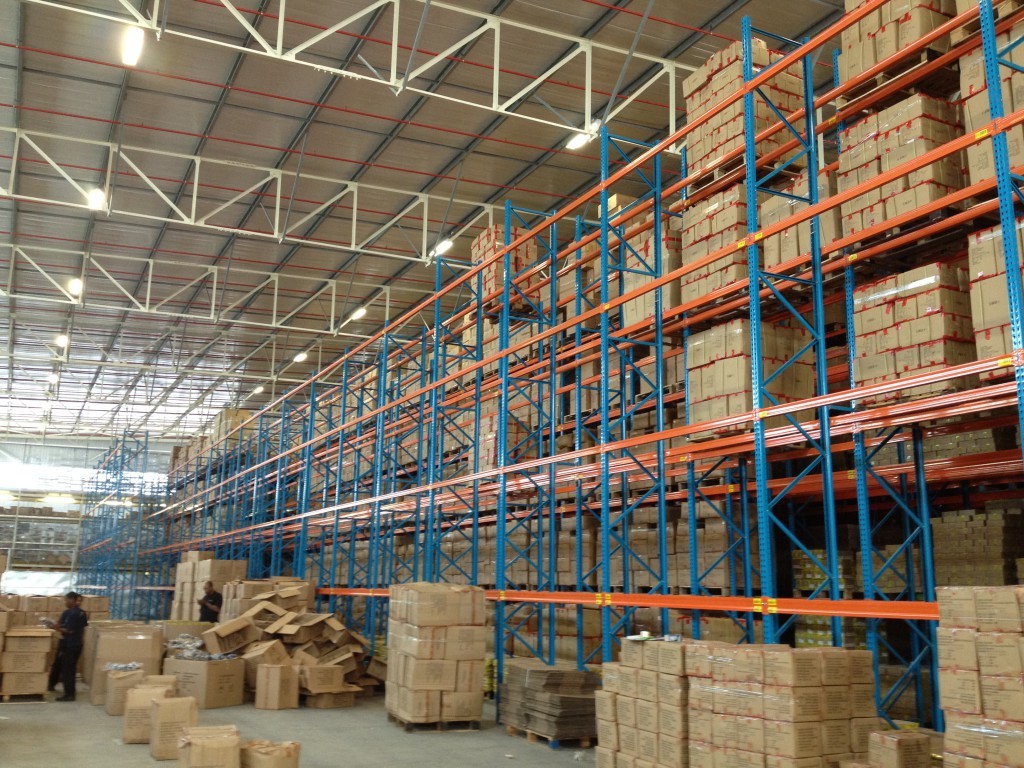 High Density Heavy Duty Pallet Racking System 800kg-4000kg/ layer Capacity