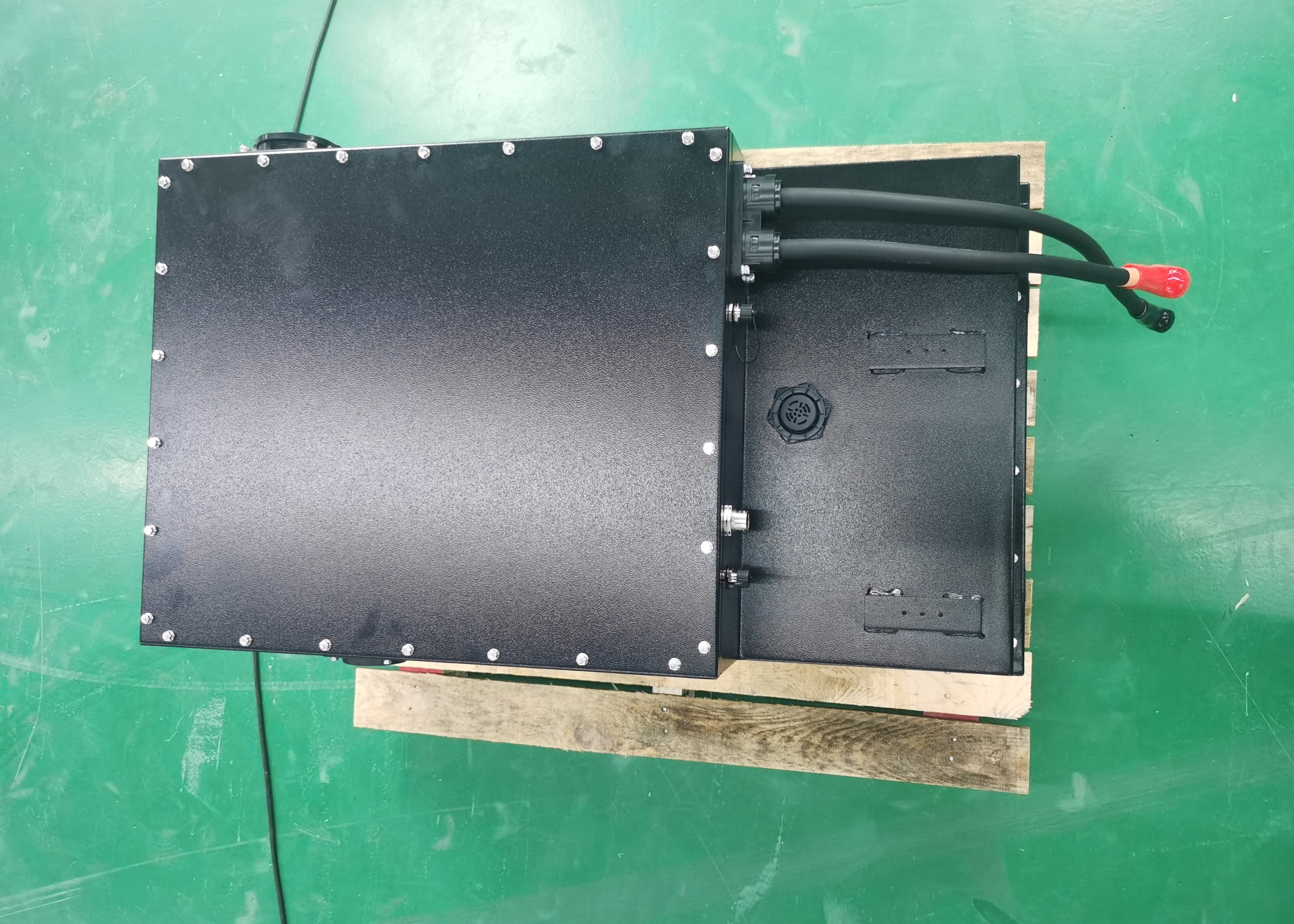 76.8V350Ah Lithium Tractor Battery 26.88KWh IP67 Lithium Battery