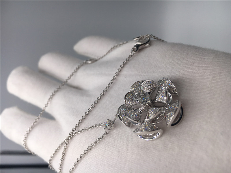 Divas' Dream Necklace Luxury Jewelry Jewelry 18K White Gold With Diamonds No Gemstone