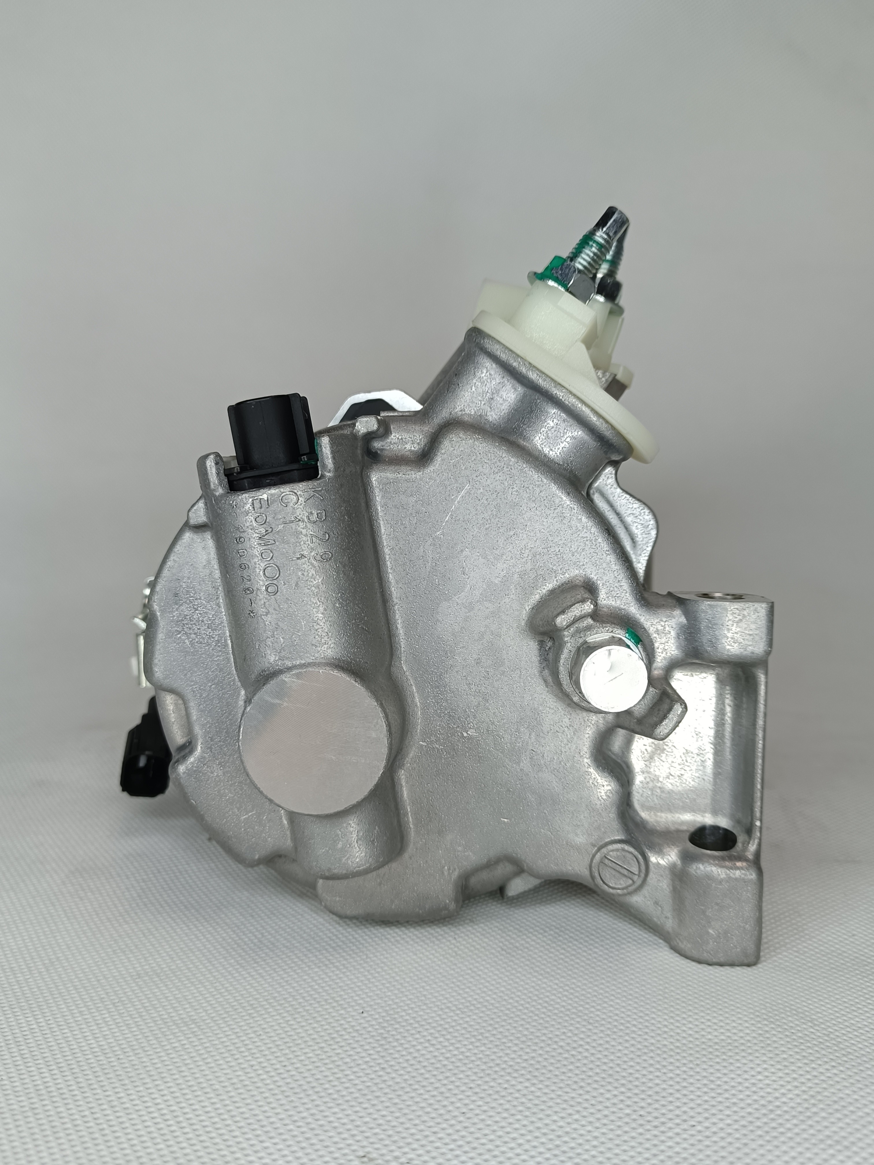 Auto Ac Conditioning Compressor For Ford Mondeo1.5T DG9H19D629SA DG9H19D629SB DG9H19D629SC