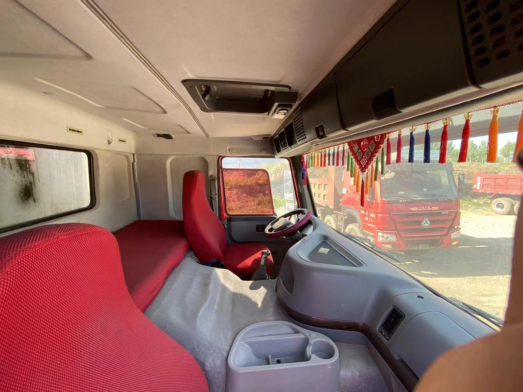 SINOTRUK production, HOWO dump trucks, superior quality