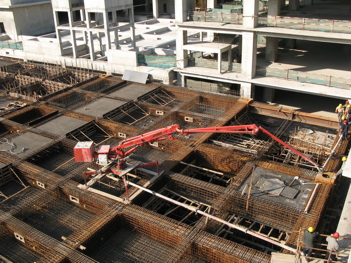 R Shaped Concrete Pump 17M Mobile Placing Boom CE Certification