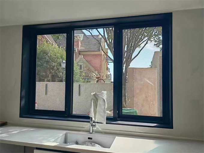 Stainless Steel Screen Netting Casement Windows With Air Insulation And Water Tightness