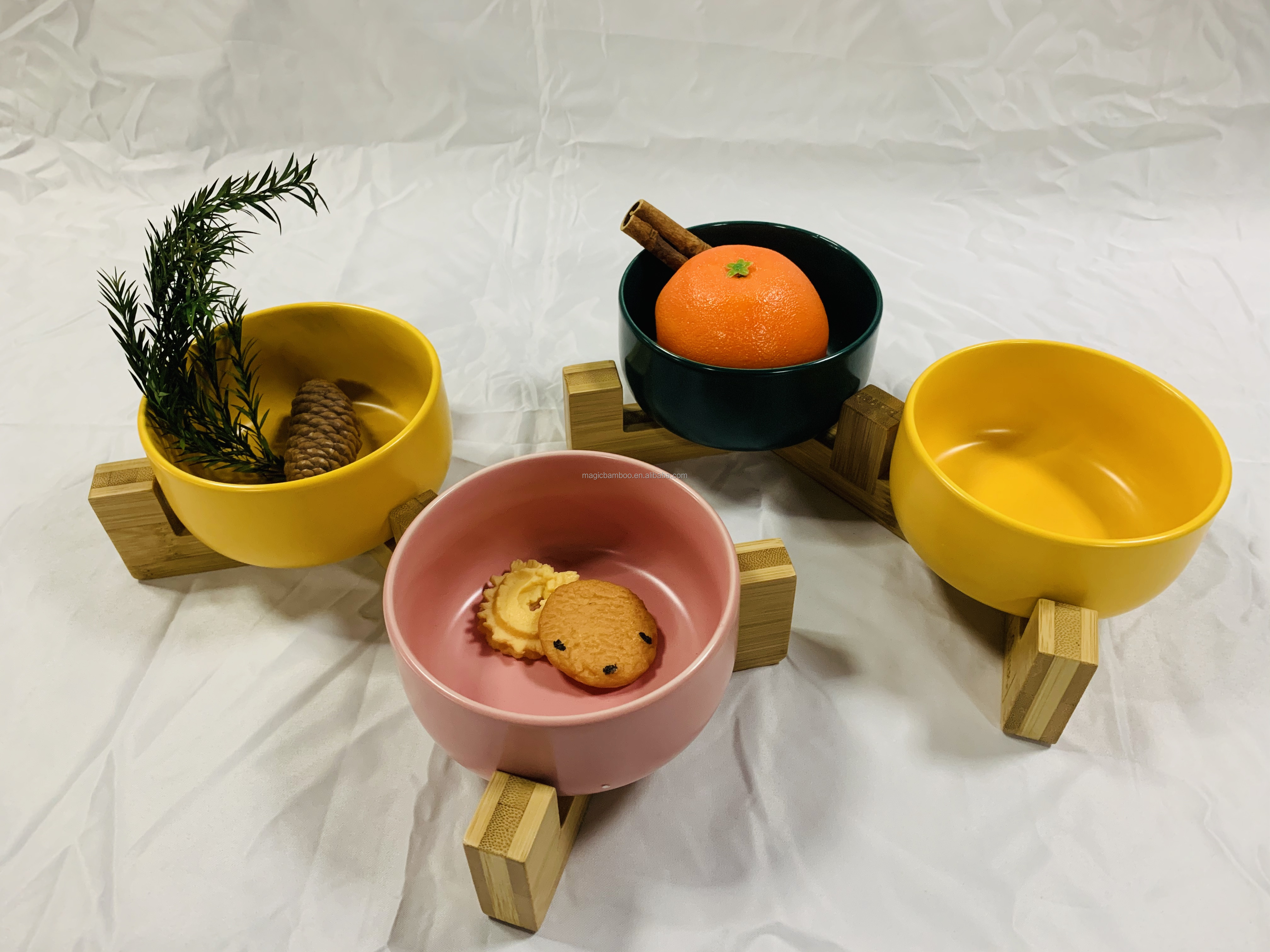 Sustainable Bamboo 2 In 1 Design Sturdy Anti-Rollover Pet Dog Bowl Holder for Your Living Room