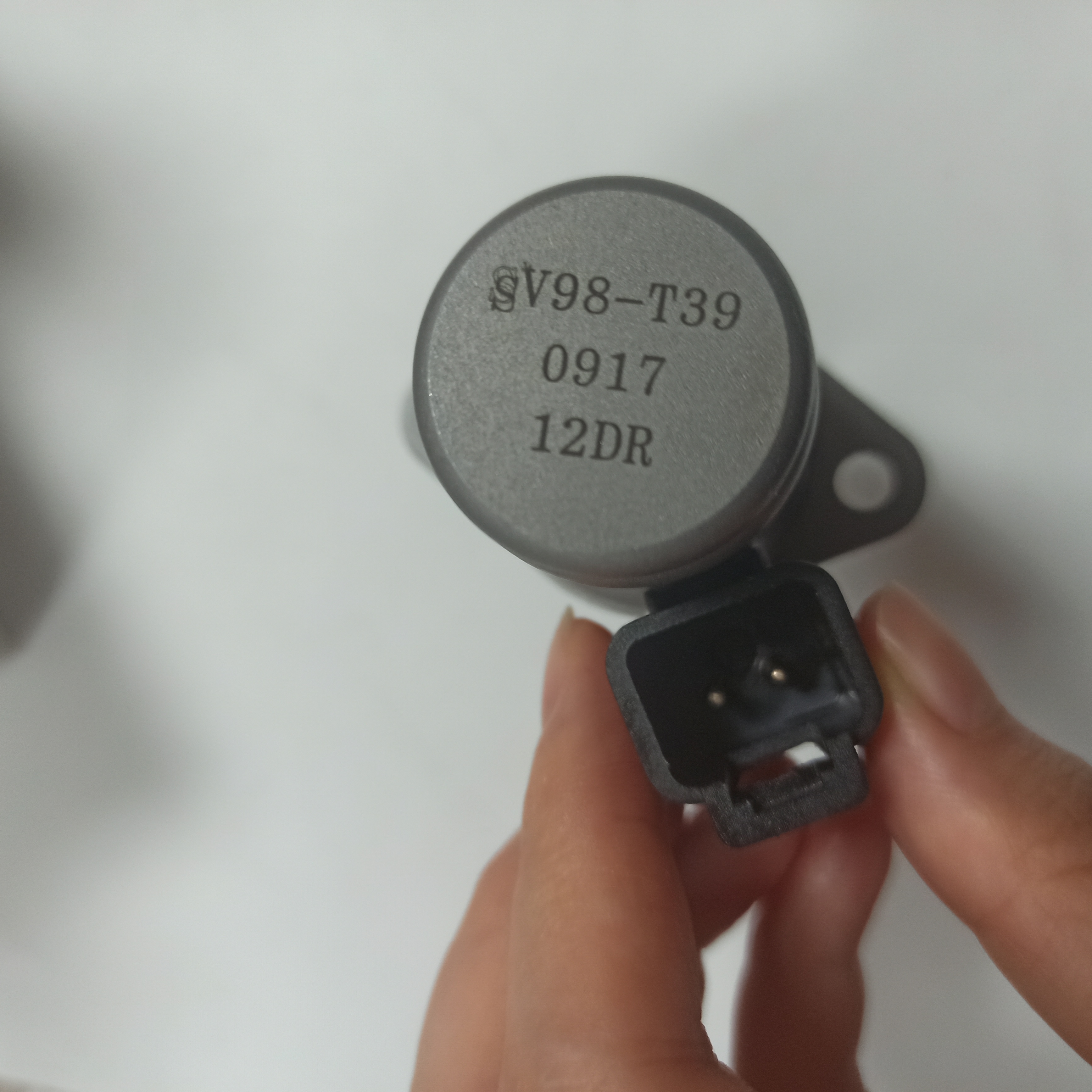 12V Excavator Solenoid Valve SV98-T39-0-N 0917 12DR Valve for Backhoe Loader SV98T390N