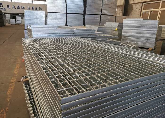 Silver Q235 Stainless Steel Floor Grating Hot Dip Galvanized High Strength