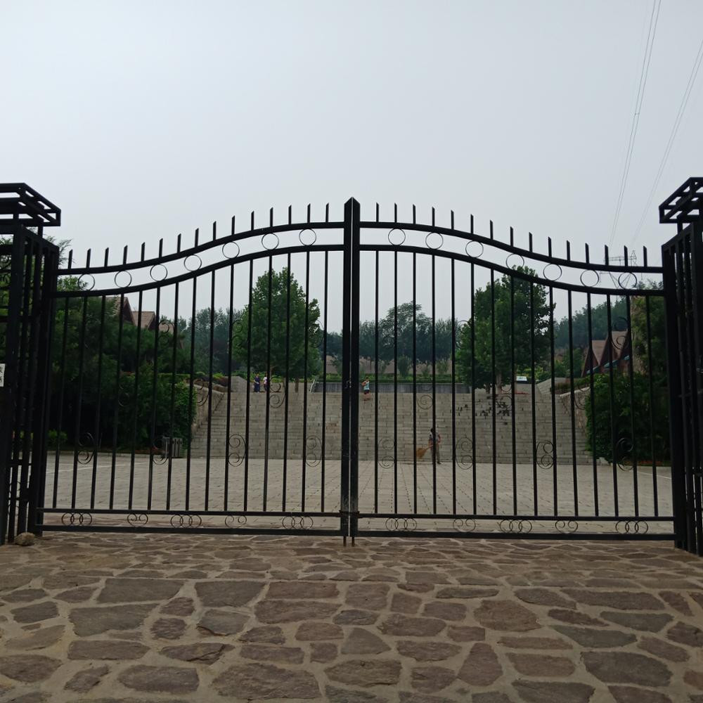 Manual Courtyard Iron Gates Spray Paint Surface For Residential / Factories