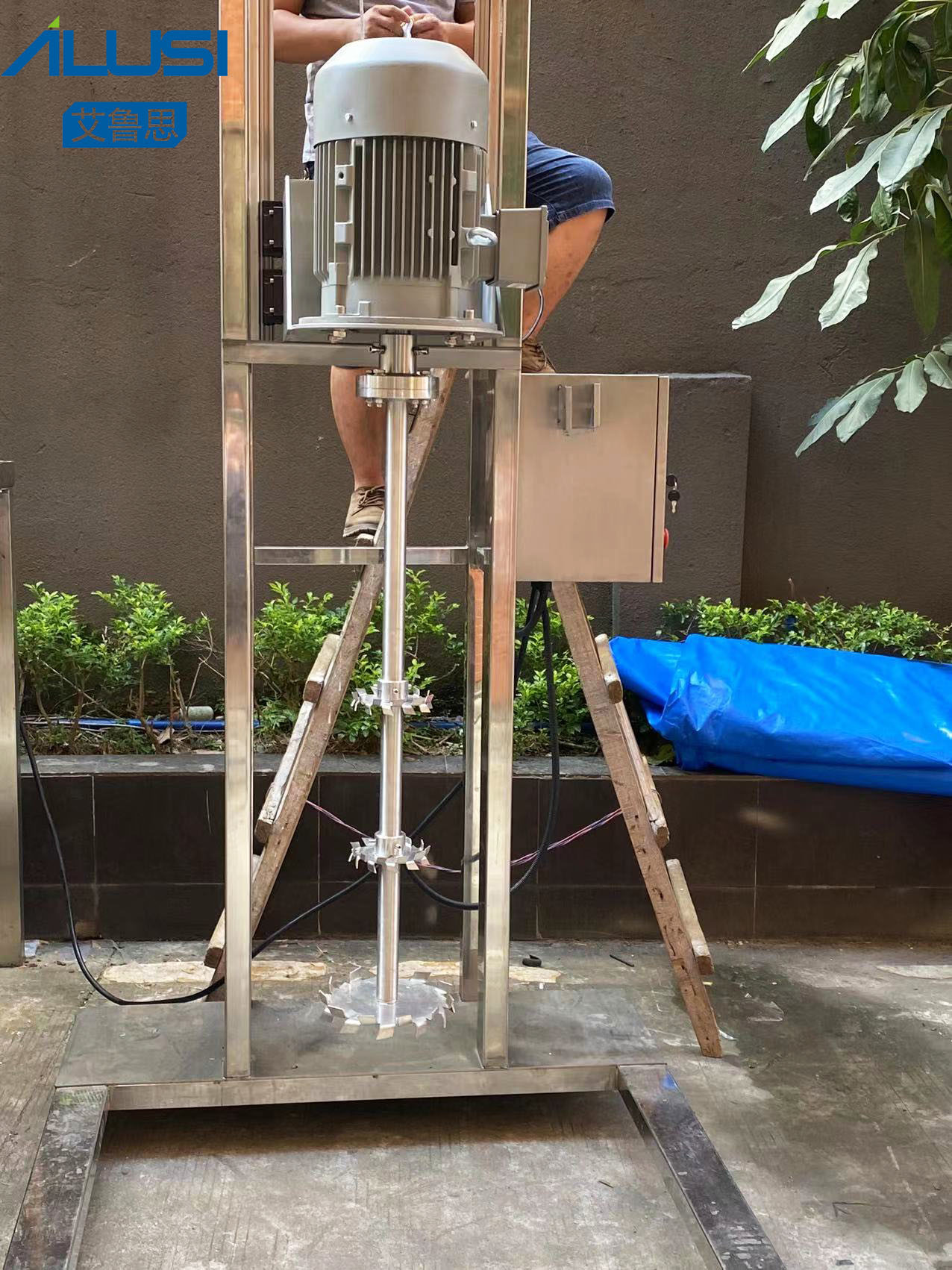 Moveable Pneumatic Lotion High Shear Dispersing Equipment Fixed High Speed Lifting Disperser Machine