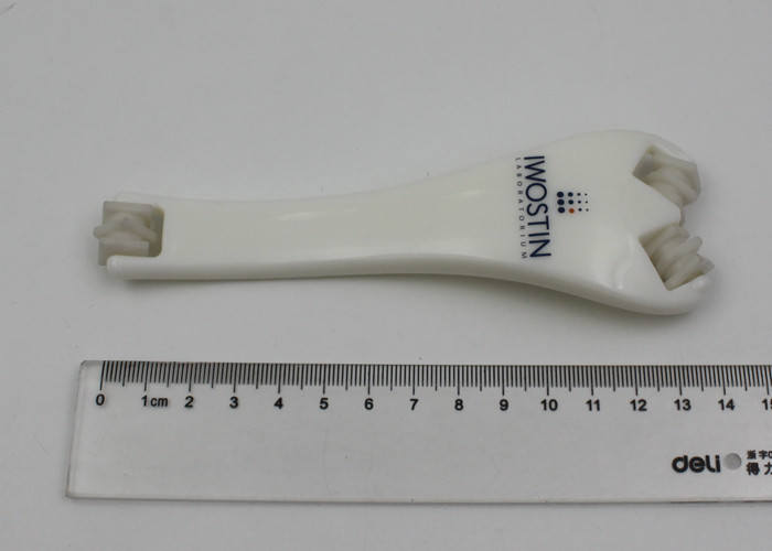 Small Hand Held Body Skin Massage Roller For Muscle Stimulation