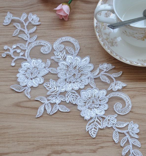 Apparel Accessories Ivory Embroidery Cord Lace Applique for Bridal Dress