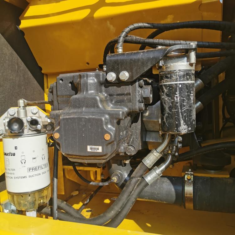 Original Hydraulic Valve Komatsu PC200 PC200-8N1 20 Ton Used Small Excavator 2800mm Wide