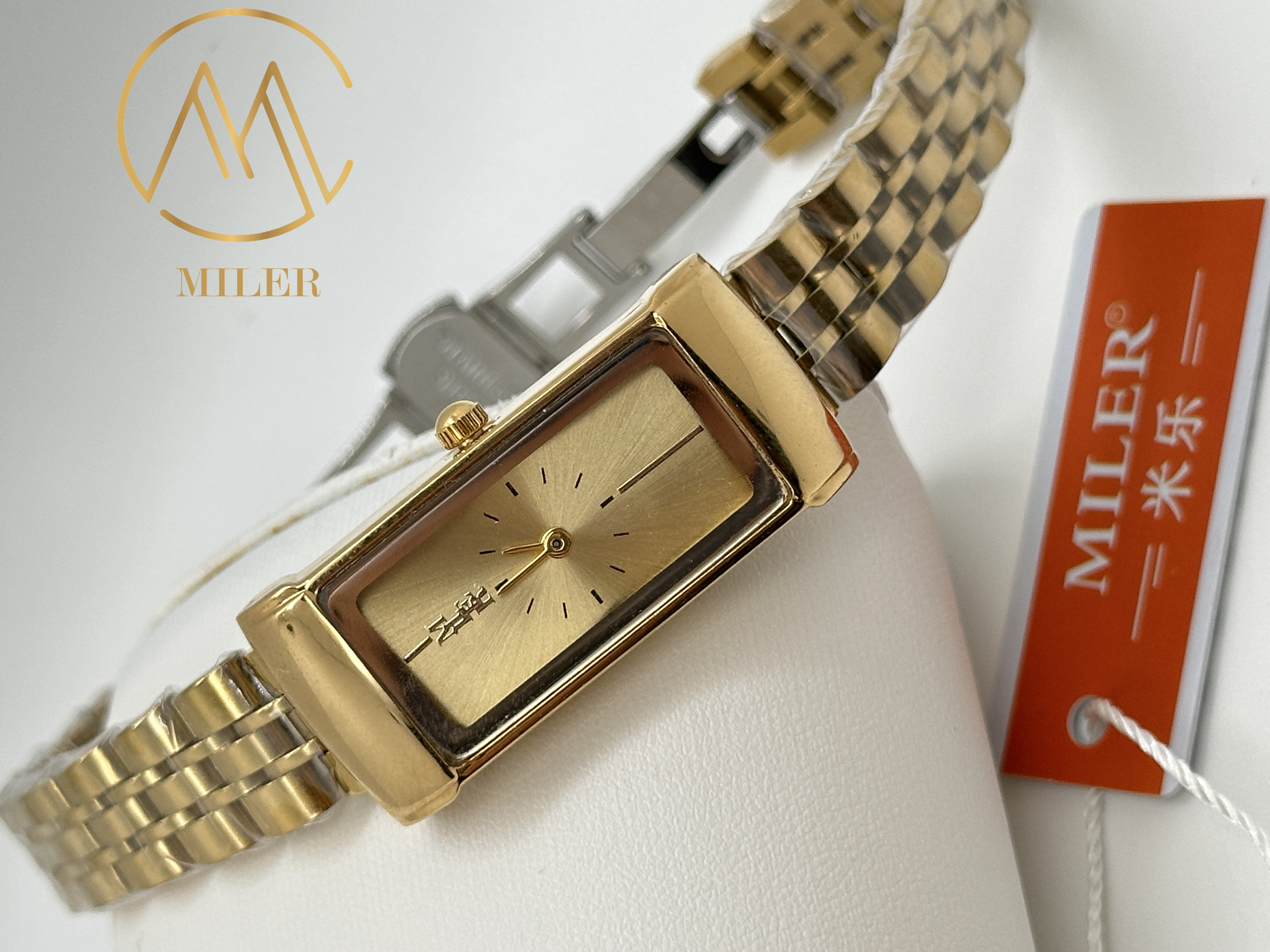 Fashion Men Quartz Wrist Watch Sleek Design And Accurate Timekeeping