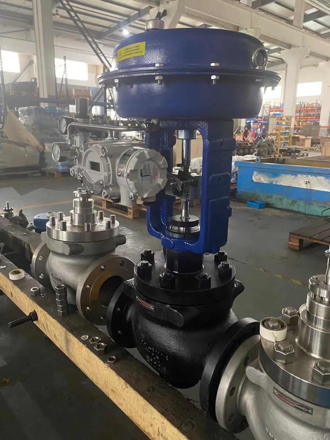 Globe Control Valve Pneumatic On/Off Globe Valve With Electric Pneumatic Actuator