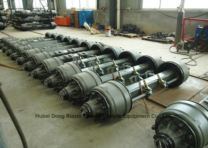 Carbon Steel Oil Transport Tank Trailer Tri Axle Heavy Capacity 30000L-45000L