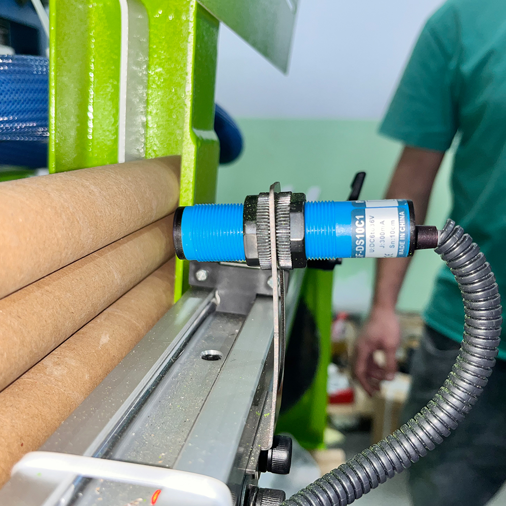 Advanced Automatic Aluminium Foil Roll Rewinding Machine for Wood Packaging Material