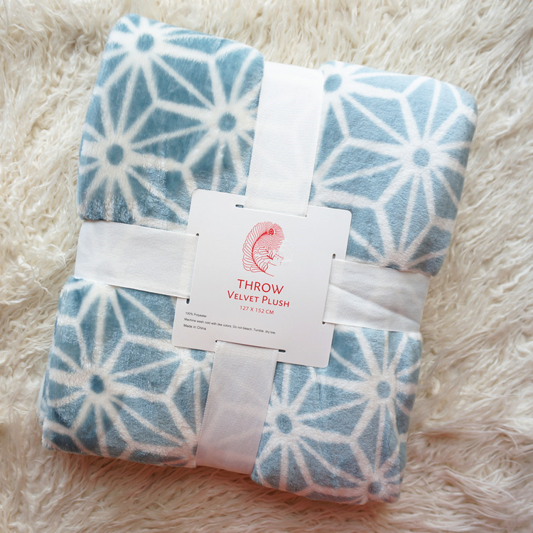 Warm Rotary Printing Flannel Print Blanket , 100 Polyester Plush Blankets 220*240CM