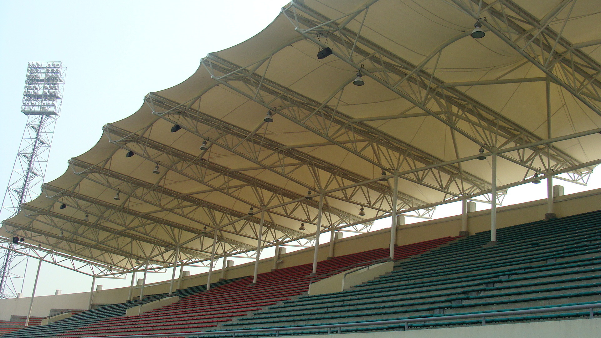 Q355B Tension Membrane Structure Construction 120mm 0.6mm Roof