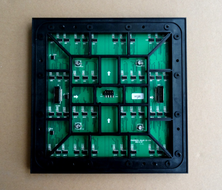 1R1G1B Outdoor Small Pixel Pitch Led Display P10 14-16 Bit With 1/2 Scan Methond