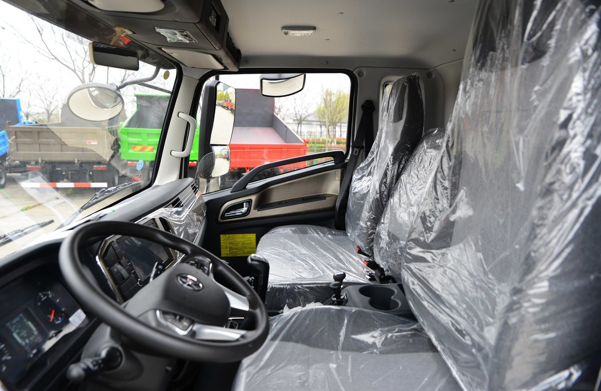 Dump Truck For Sale Yuchai Engine 180hp Dayun 4*2 Tipper 6 Tires Standard Cabin