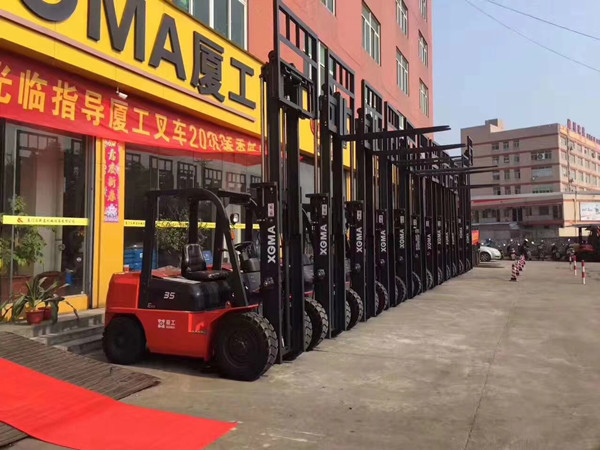 Manual 3 Ton Diesel Forklift , Diesel Fork Truck With Long Service Life