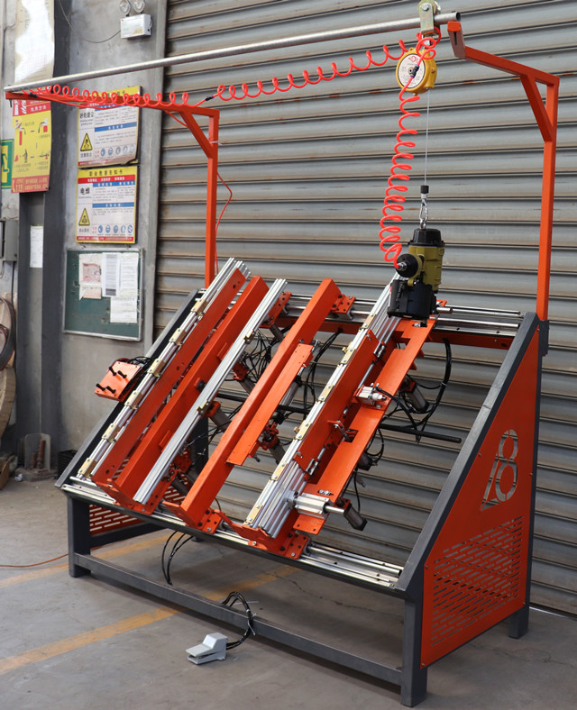 Pneumatic Semi Automatic Pallet Nailing Machine With Palletizer