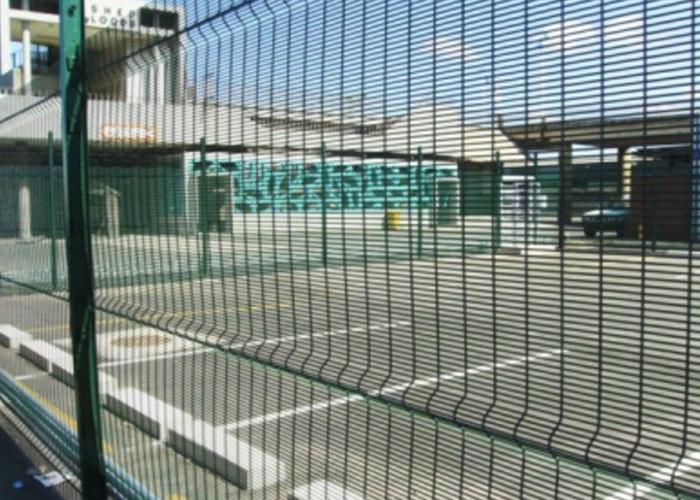 25mm X 76mm High Security Fence Systems