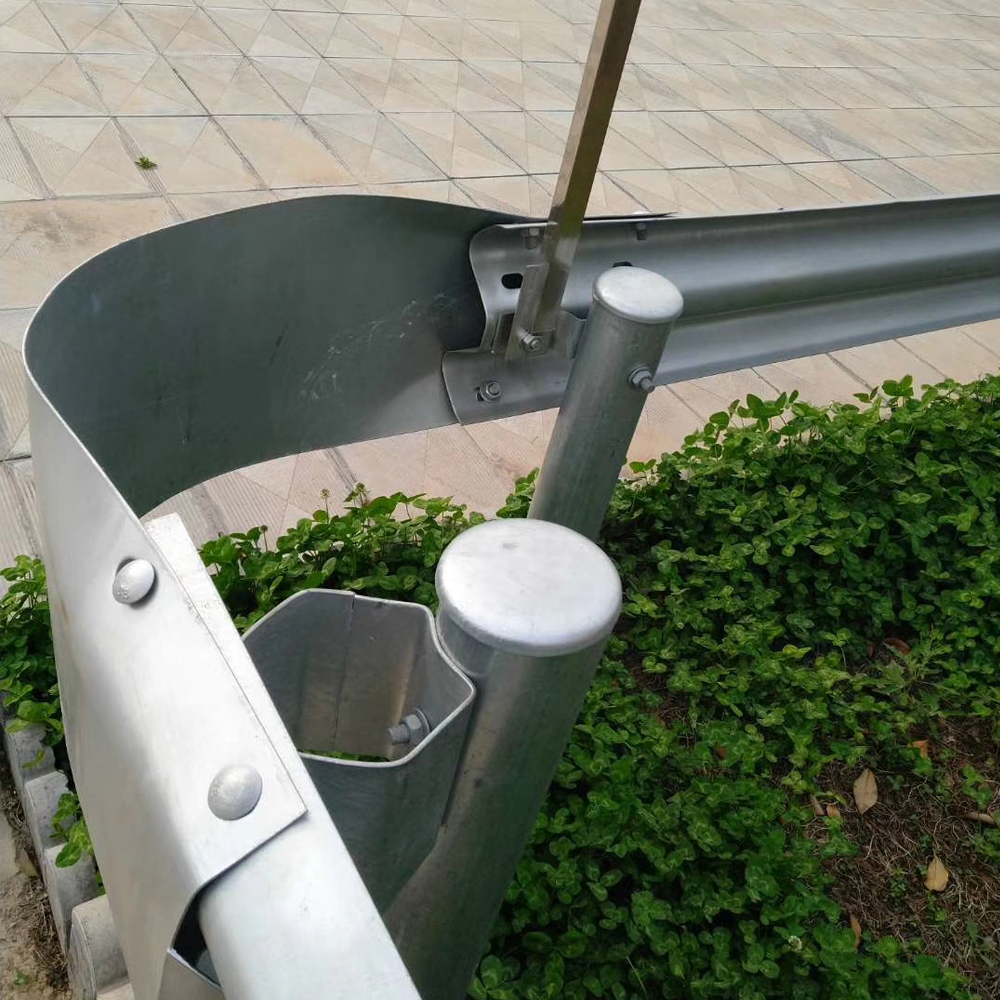 Straight Barrier Galvanized Steel Round Post for Traffic Security and Protection
