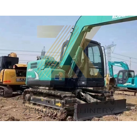 Used Kobelco SK75 Kobelco Excavator Digger with 0.38 Bucket Capacity and Affordable