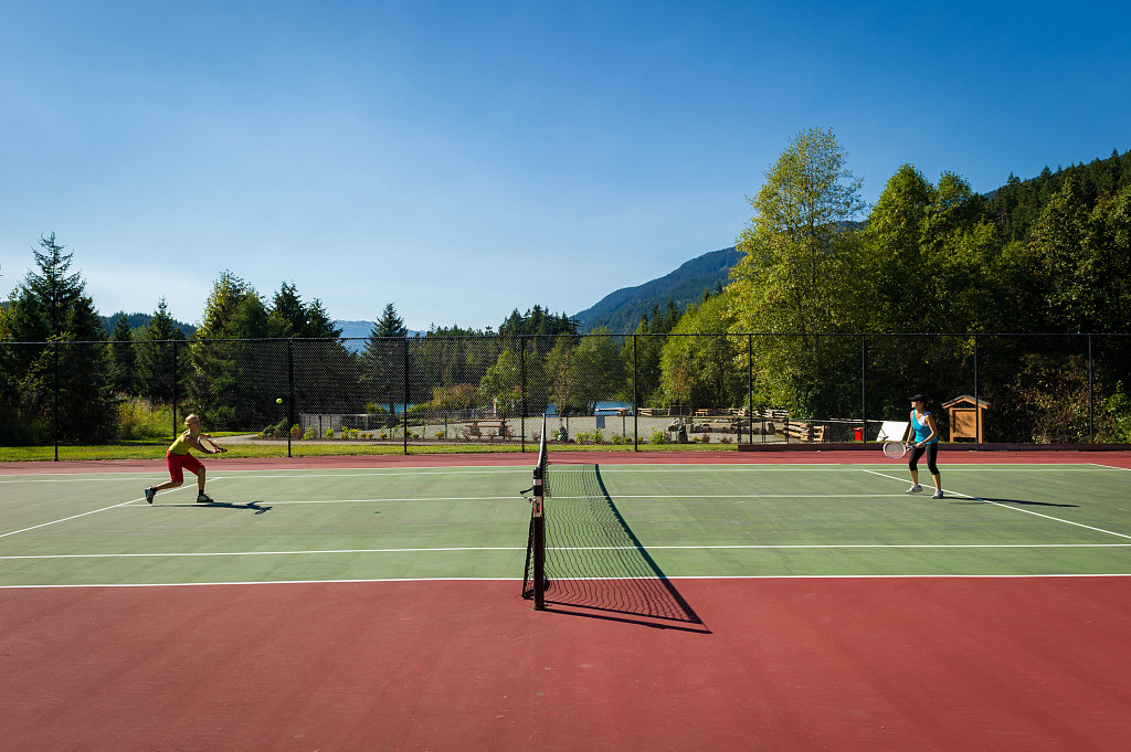 Fire Resistant Seamless Athletic PU Sports Flooring Aging resistance
