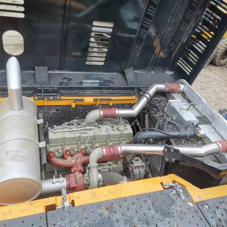Hyundai Excavator 330 Crawler Chain Moving Type Machine Weight 32000 KG Korea Original