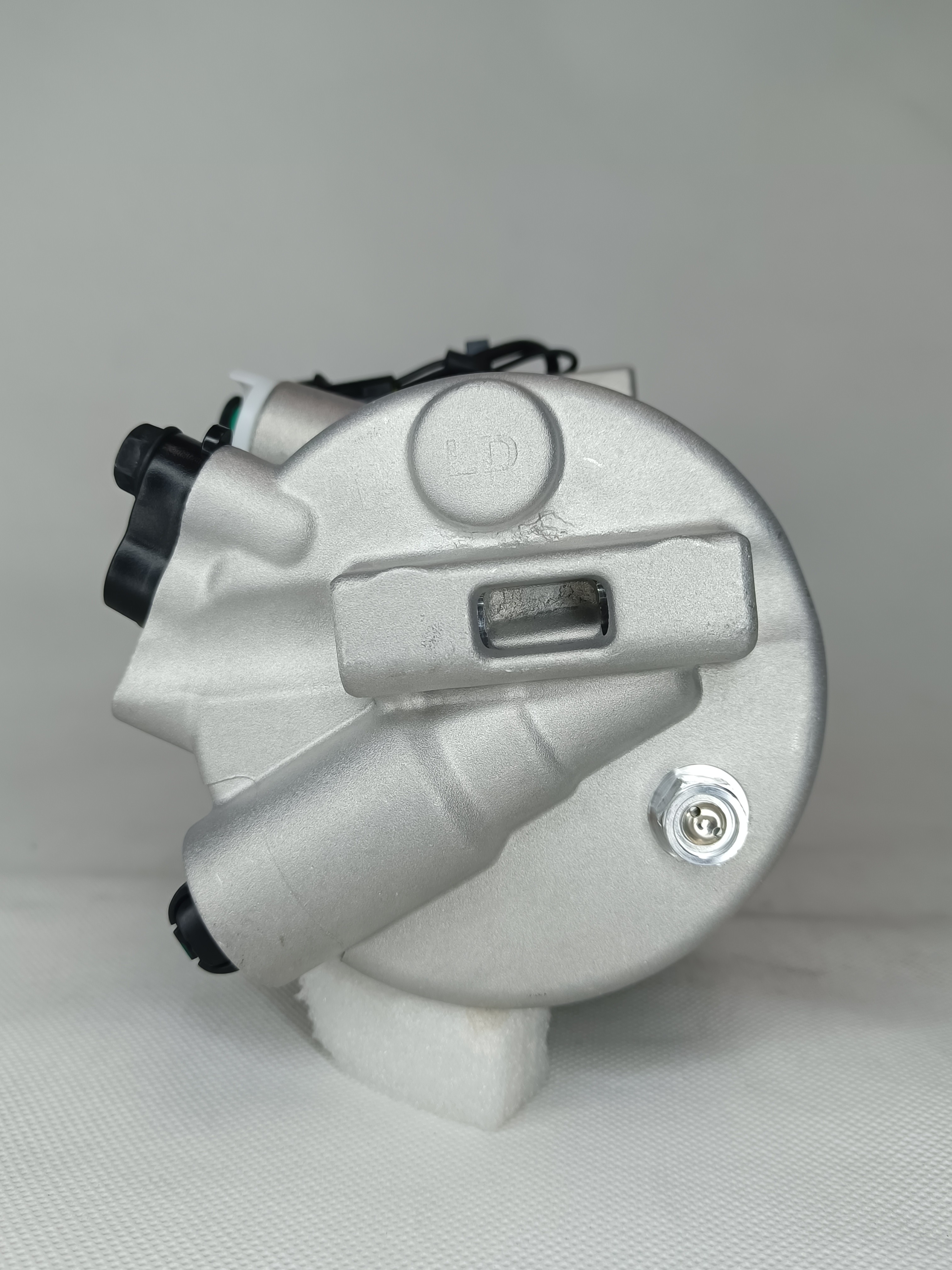 OEM 977012S000 977012S601 Vehicle AC Compressor Assembly For Kia Sorento 2.2