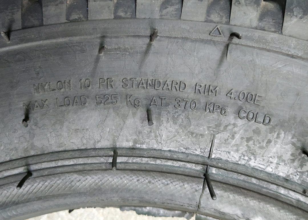 Combined Tread Farm Wagon Tires 5.00-16 Low Rolling Resistance For Rural Areas