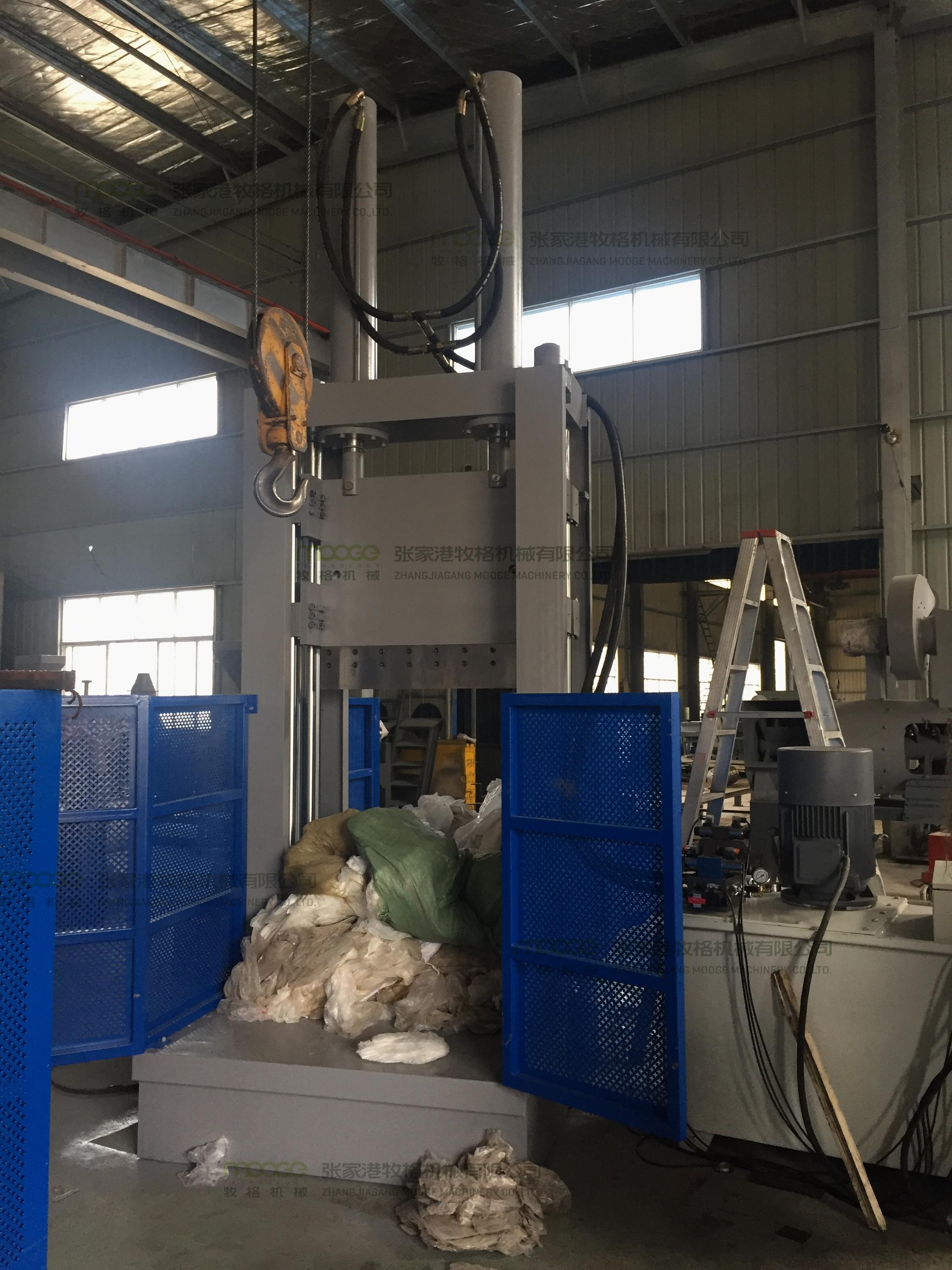 Single Knife Hydraulic Bale Cutter 2t Rubber Bale Cutter