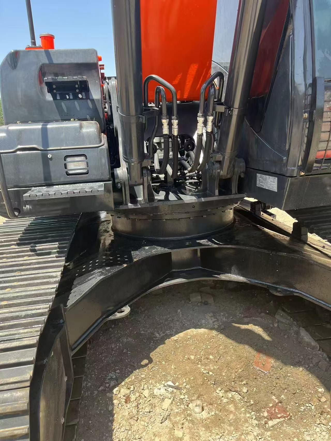 Hitachi ZX200-3 Excavator 20 Ton Tracked Excavator That Has Been