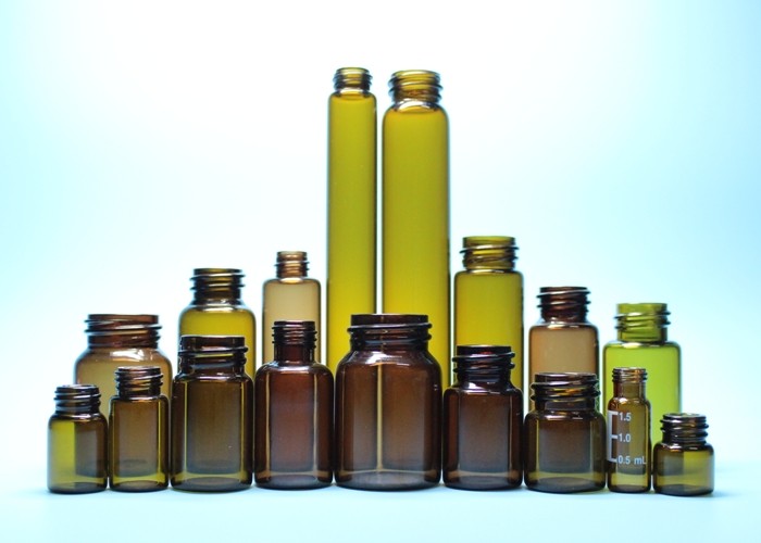 Clear and Amber Pharmaceutical or Cosmetic Threaded Top Glass Bottle Vial