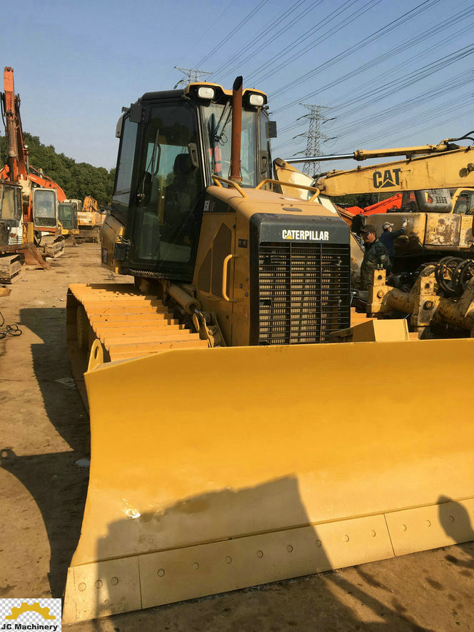 Very Good CAT bulldozer D5K with low working hours for sale to almost New Cat D5 bulldozer
