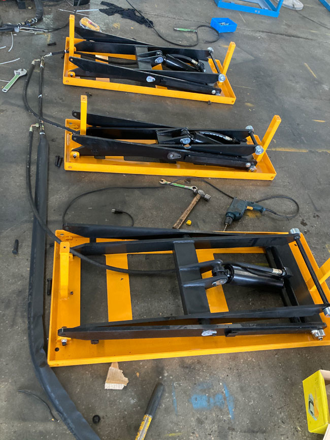 3000kg 3 Ton Triple Scissor Lift Table 48 X 96 Hydraulic For Pallet Good Loading