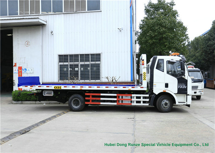 FAW Flatbed Wrecker Tow Truck 6 Wheeler For Car Carrier / Road Rescue