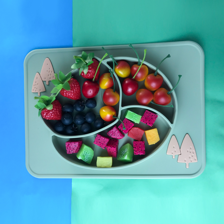 Custom Green Silicone Baby Tray Fox Shape BPA Free Silicone Baby Plate