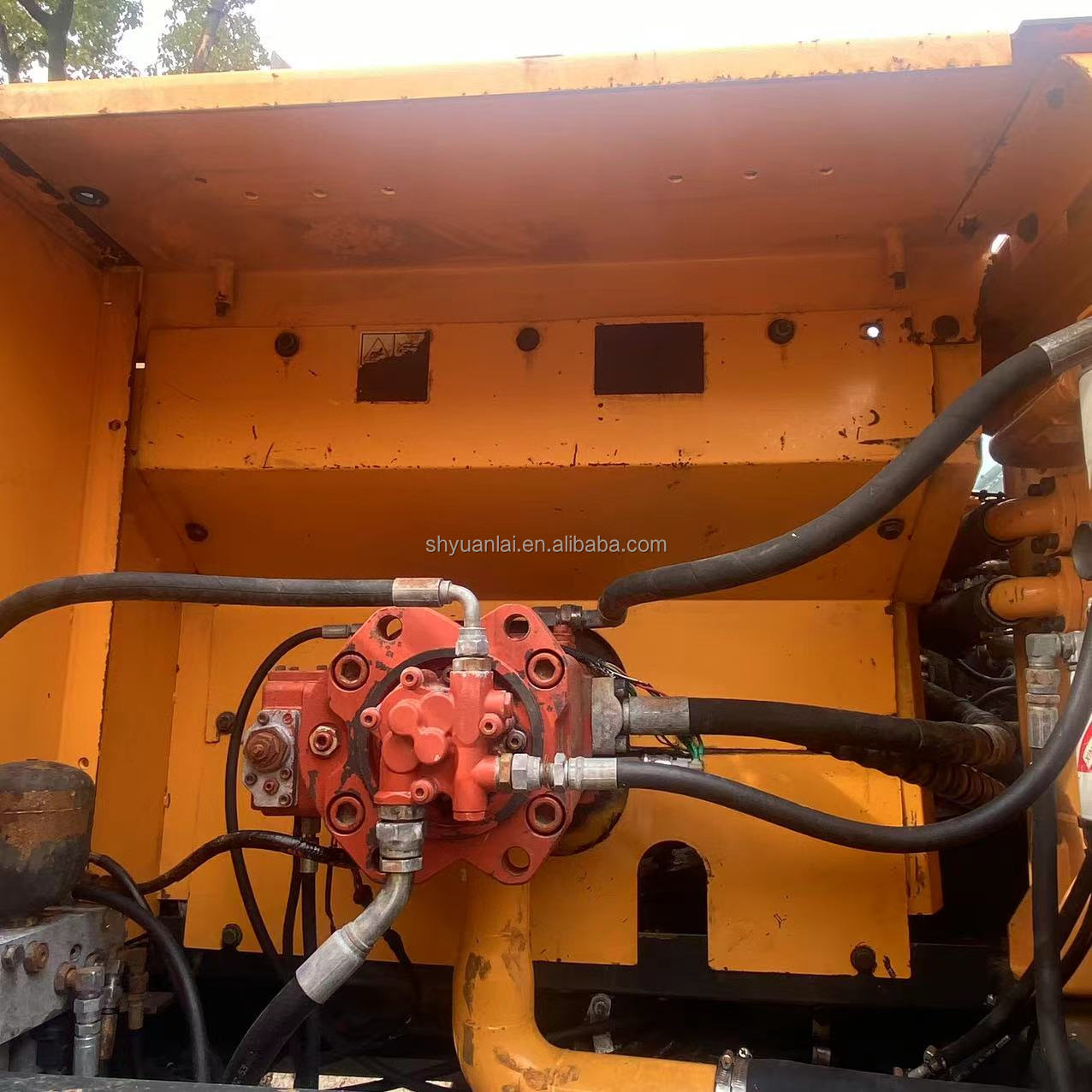 Original Hydraulic Valve Used Hyundai 305 Excavator in Good Condition for Performanc
