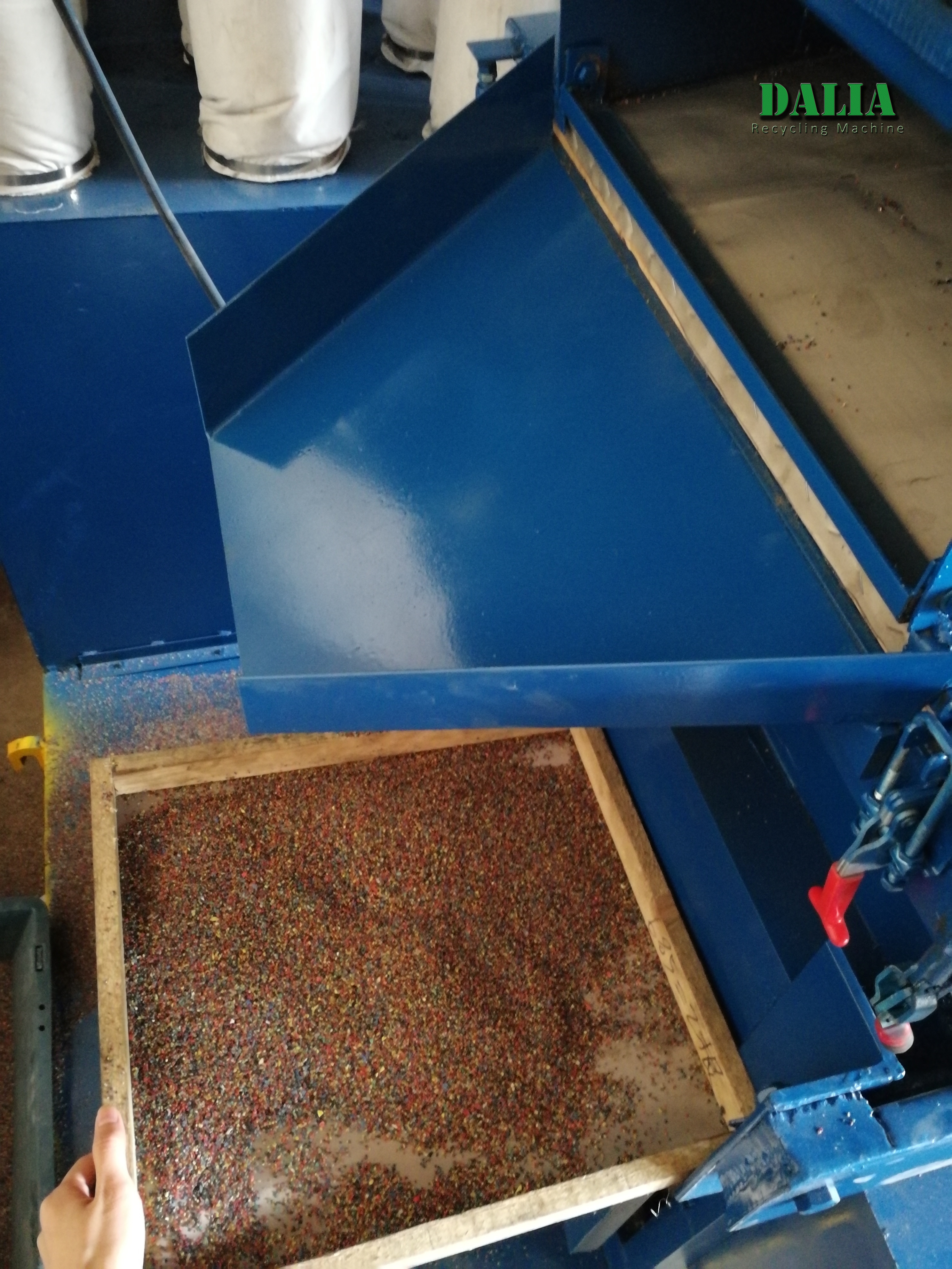 Compact Structure Scrap Copper Wire Recycling Machine 99.9% Recovery Rate