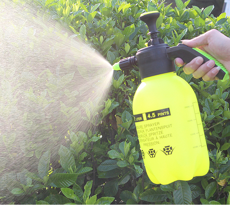 2L PP Hand Pressure Water Mist Bottle Sprayer Pressurized For Garden