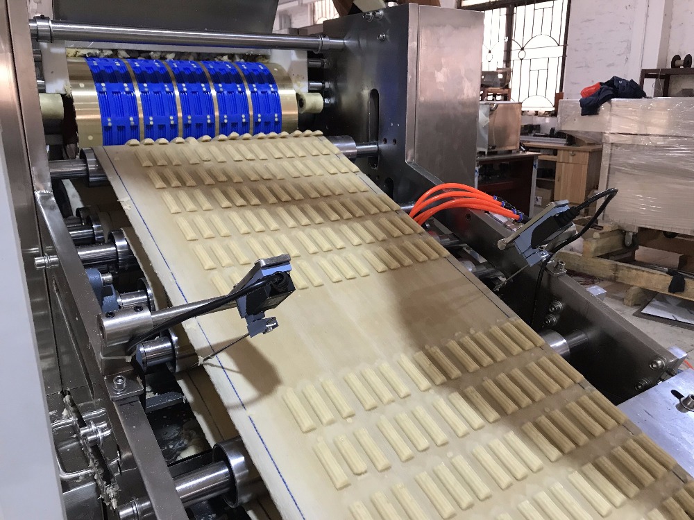 120kgs/Hr Small Biscuit Rotary Moulding Machine 600*400mm Tray Size