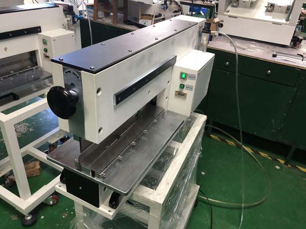V-cut PCB Depanelizer