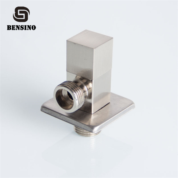 Nickel Plated Drawing 90 ℃ 0.18N Brass Angle Valve