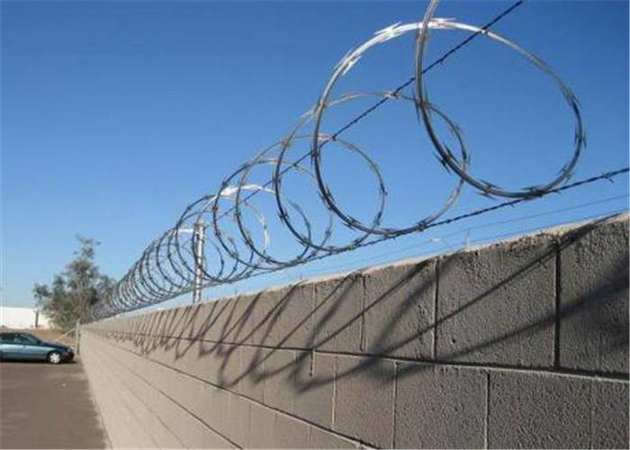 High Durability 4m Length 33 Loops Blade Barbed Wire