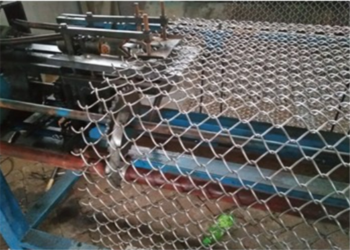 9 Guagex 2'' Galvanized Chain Link Mesh Fence Fabric For Comercial and Residential