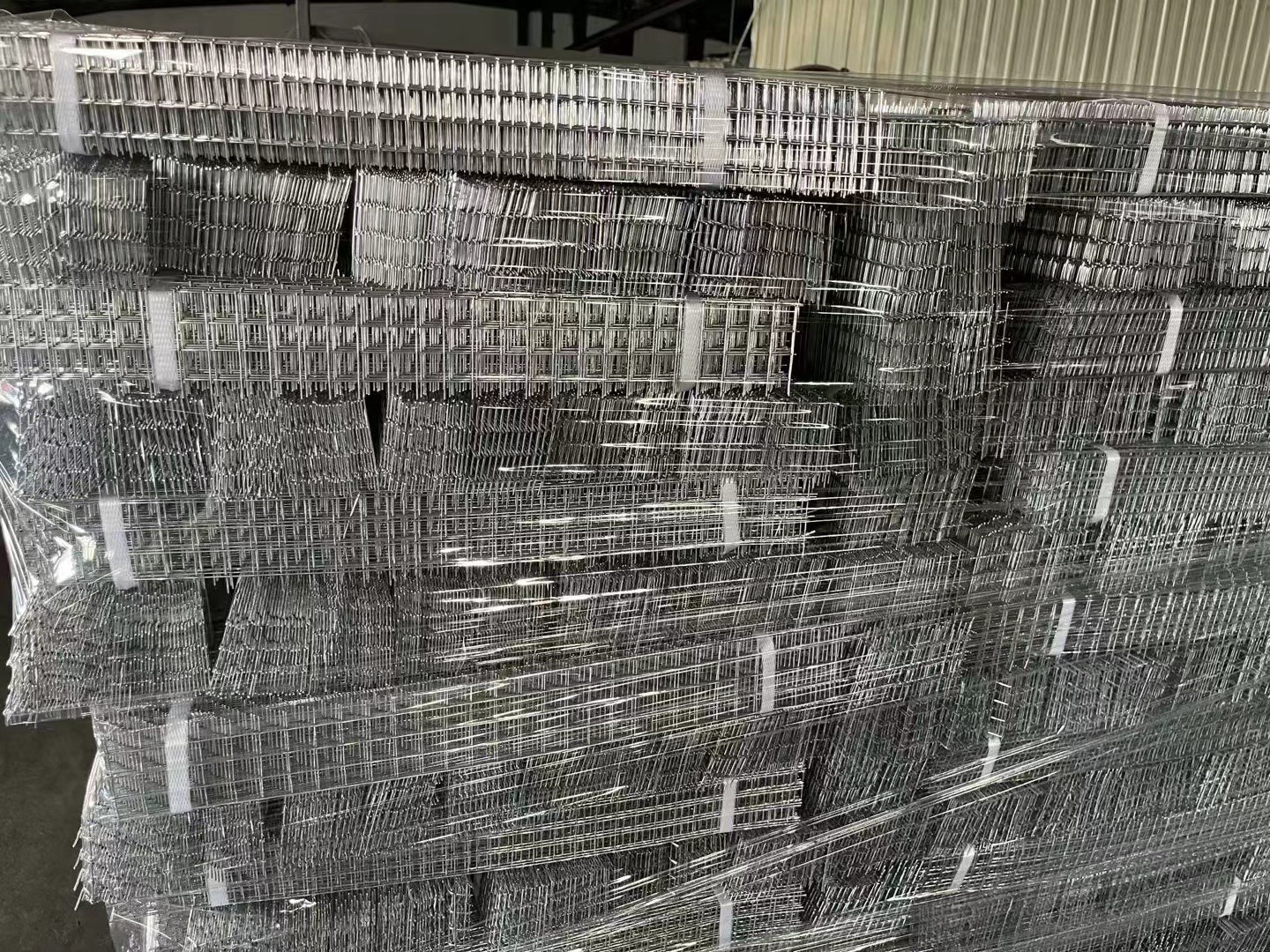 2x4 3x3 5x5 Square Hole Stainless Steel Welded Wire Mesh Panels For Rabbit Cage