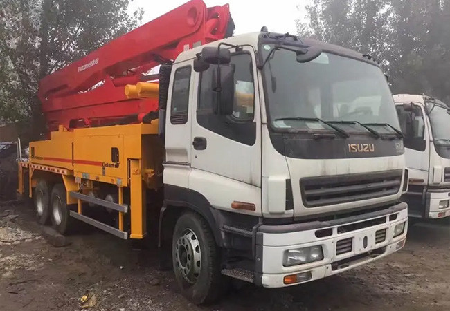 Customizable 38m Concrete Pump Heavy Truck 6X4 8X4 For Construction