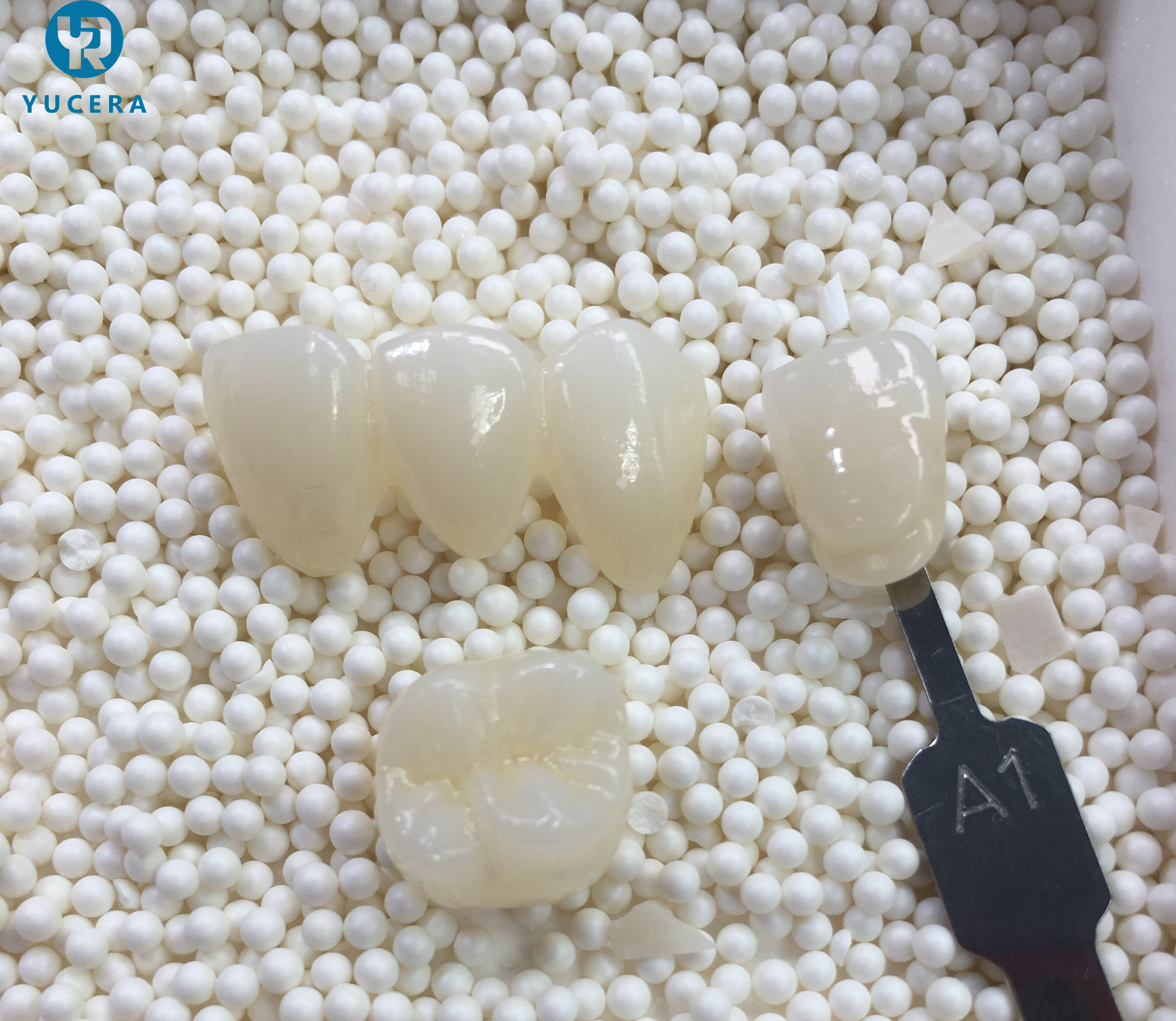 Yucera Multilayer Zirconia Block 43%-57% 700Mpa-1050Mpa Dental Zirconia Ceramic Disc